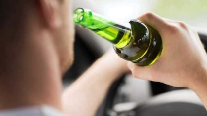 Estas son las sensaciones a las que podrías ser acreedor si te detienen bebiendo alcohol mientras conduces en la CDMX 
