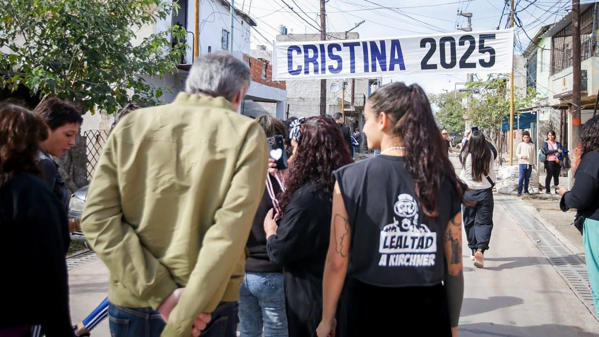 Máximo Kirchner visitó Quilmes con un guiño a la candidatura de Cristina Kirchner