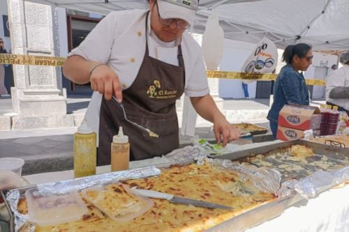 El pastel de papas es una de las comidas más populares en Arequipa, pues su sabor y la preparación lo convierten en uno de los más queridos y populares en la ‘Ciudad blanca’. Foto: Andina