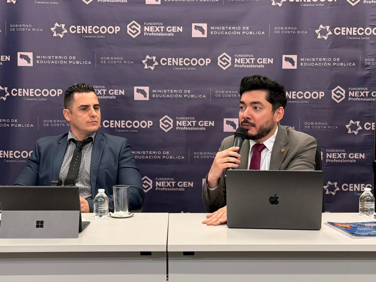 El programa del MEP y CENECOOP busca fortalecer las habilidades docentes para integrar la tecnología en los procesos de enseñanza.Cortesía: MEP