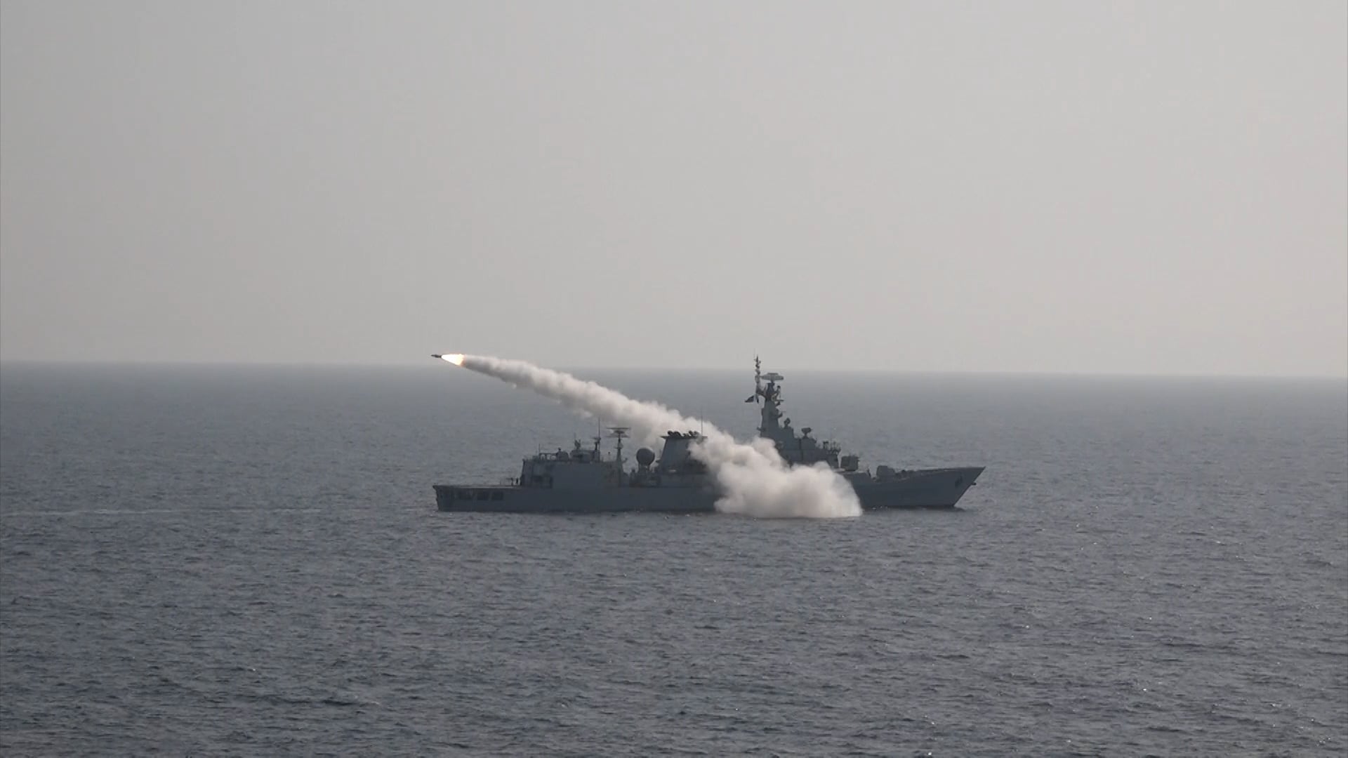 La anomalía en los drones marítimos fue detectada en una revisión rutinaria de comunicaciones y abrió una investigación sobre los datos transmitidos (Saudi Royal Navy/Handout via REUTERS)