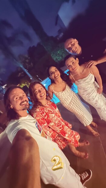 Famosos celebran 2025