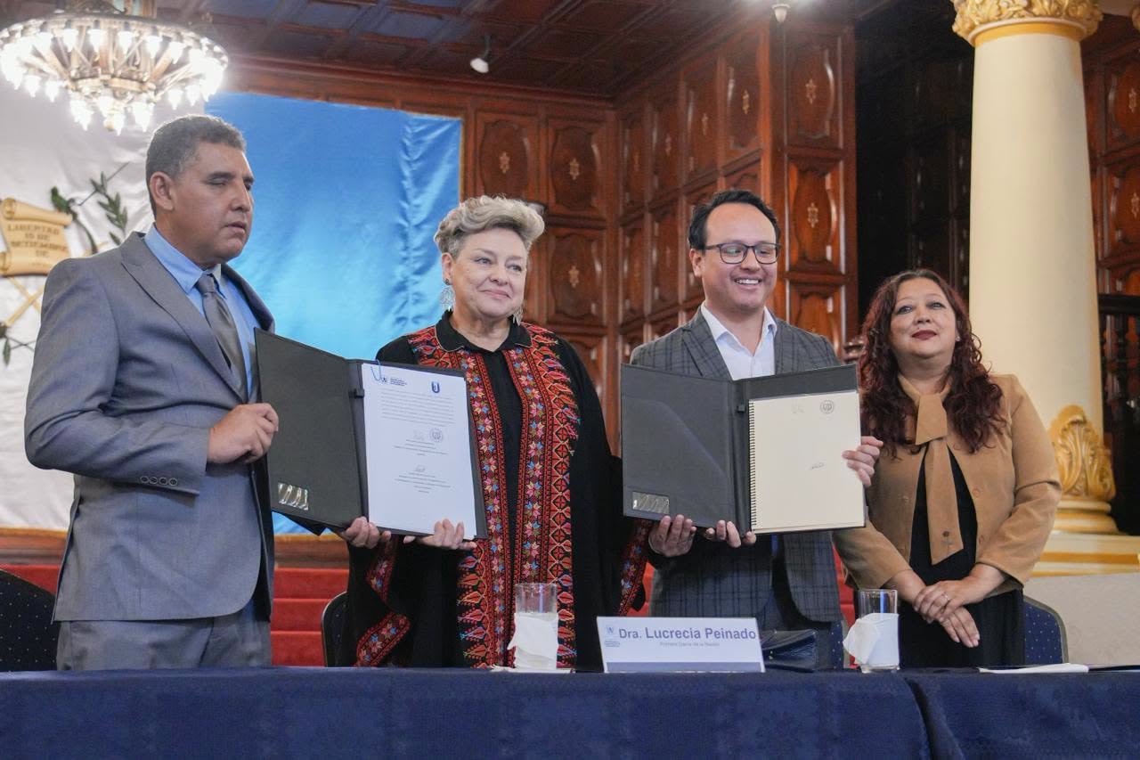 Gobierno de Guatemala firma un convenio en braille para incorporar la discapacidad en la planificación pública