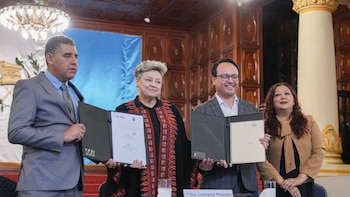 Gobierno de Guatemala firma un convenio en braille para incorporar la discapacidad en la planificación pública