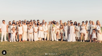 Nodal convivió con la numerosa