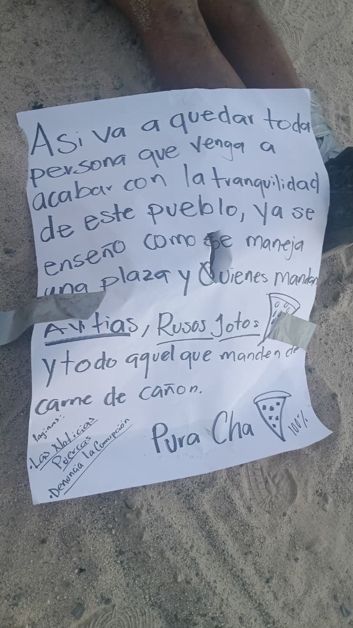 Abandonan cuerpo decapitado con narcomenzaje de La Chapiza en Baja California - Infobae