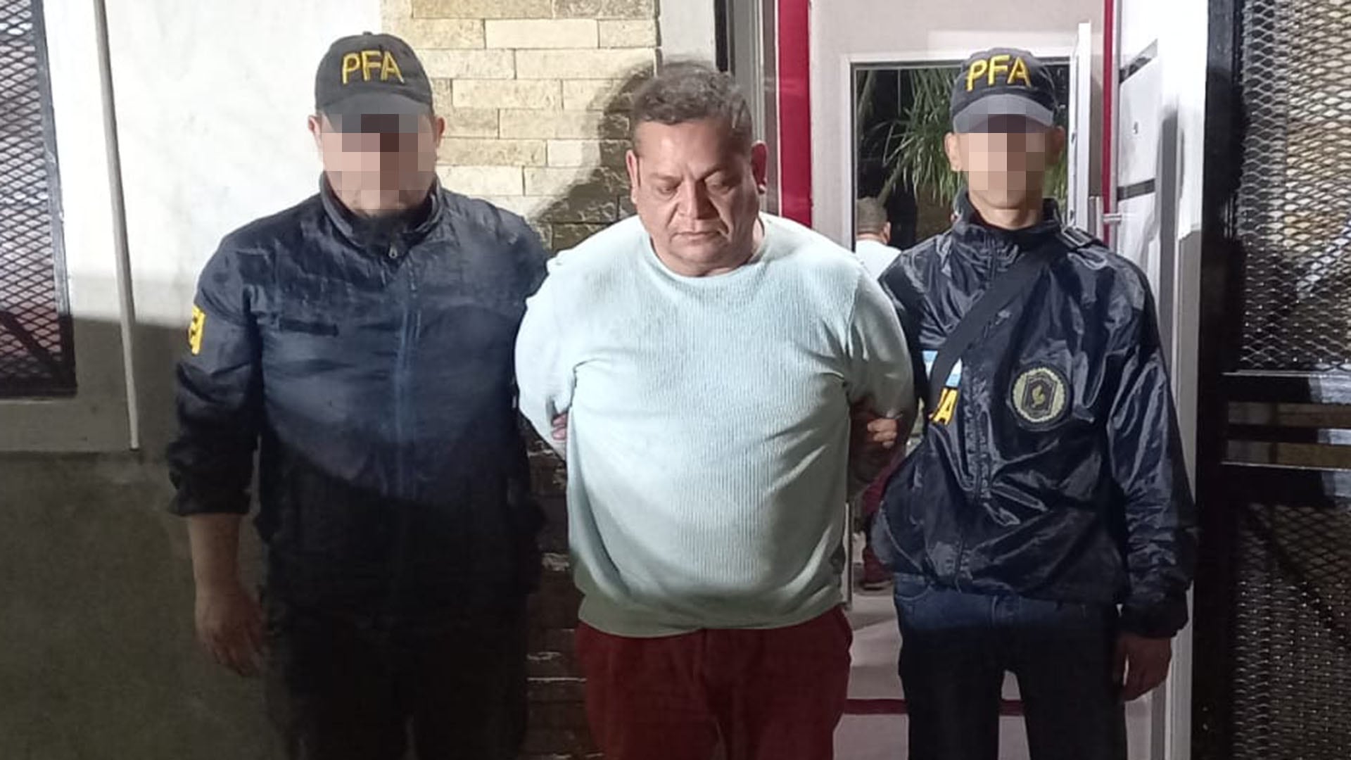 Yuri Gonzueta al ser detenido por la Federal
