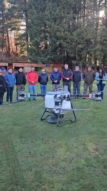El ministerio de Producción del Chubut realizó una prueba piloto con drones agrícolas para recuperar tierras arrasadas por el fuego