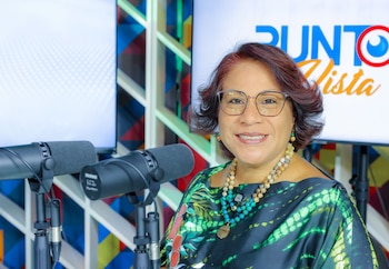 Alejandra Durán, directora ejecutiva de CORSATUR, durante su participación en el programa Punto de Vista, donde expuso el crecimiento y los retos del sector turístico en El Salvador (Cortesía: Secretaría de Prensa).