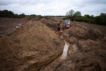 continua la busqueda de cuerpos de soldados de la segunda guerra mundial