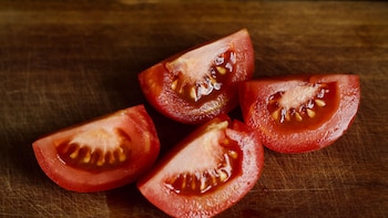 Suzanne Cupps, chef: “Para evitar tomates sin sabor, elige los que parezcan globos de agua y compra con distintos grados de madurez”