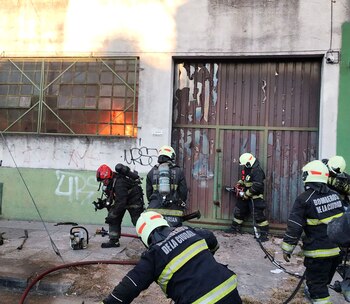 Seis dotaciones de Bomberos se