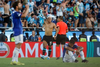Roger Martínez celebrando el tercer