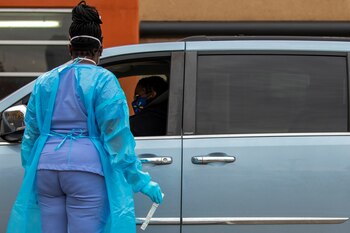 People with symptoms get tested