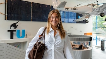 La Casa Real de Países Bajos difunde imágenes del primer día de la princesa Ariane en Ingeniería Aeroespacial