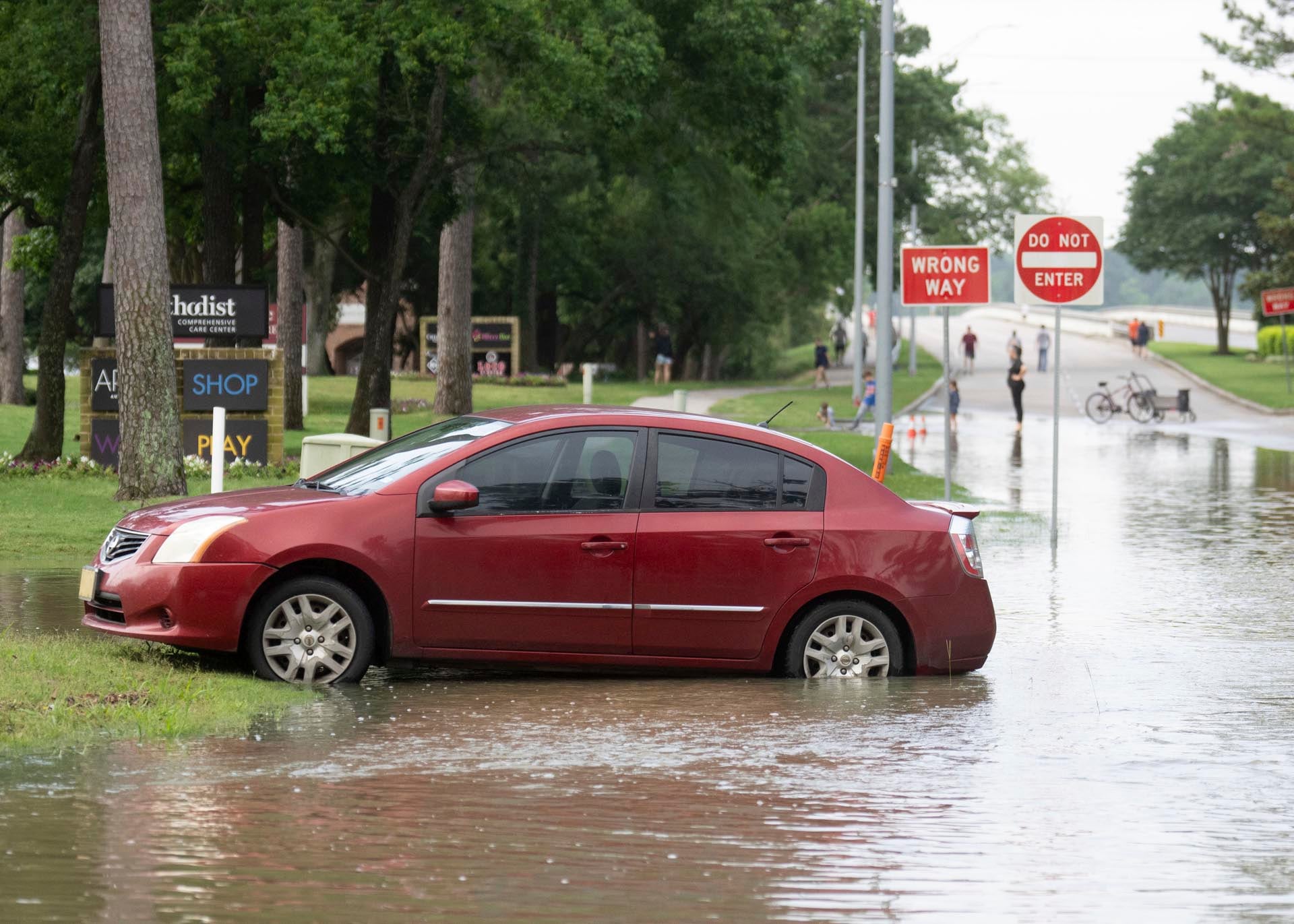 El sur de Estados Unidos enfrenta alerta por lluvias intensas y riesgo de inundaciones repentinas, según pronósticos climáticos oficiales. (Jason Fochtman/Houston Chronicle via AP)