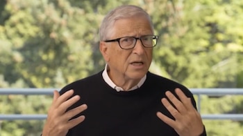 Bill Gates cuestiona que Gobiernos y ciudadanos no intervienen para regular la IA: “Lo negativo podría superar lo positivo”