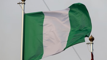 Suspendidos otros 20 agentes por la muerte de 37 mineros bajo custodia en el estado de Níger (Nigeria)