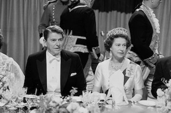 Reina Isabel II con Ronald Reagan