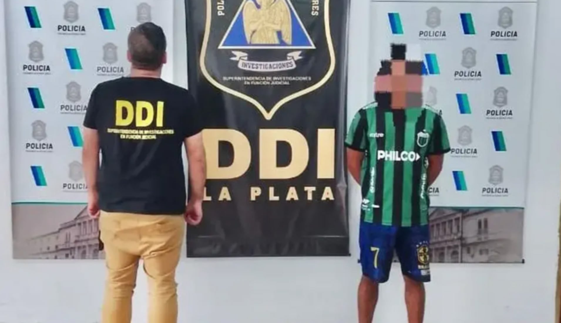 El joven detenido está acusado de integrar la banda que robo la moto de un repartidor de una aplicación en La Plata (0221)