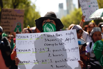 Mujeres participan en la marcha del día de acción global por el acceso al aborto legal, seguro y gratuito, en Ciudad de México (México). Imagen de archivo. EFE/Sáshenka Gutiérrez
