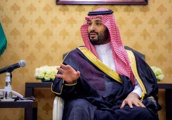 El recién designado primer ministro de Arabia Saudí, Mohammed bin Salman, habla durante una reunión en el Ministerio de Defensa en Yeda, Arabia Saudí. 27 de septiembre de 2022. Saudi Press Agency/vía REUTERS/Archivo