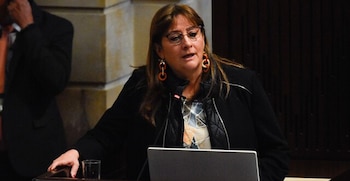 La exministra de Justicia, Ángela María Buitrago advirtió sobre los riesgos para la paz, la seguridad y los derechos humanos ante la posible reactivación de la fumigación - crédito Colprensa