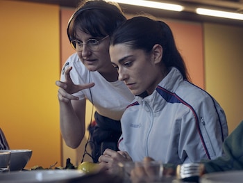Laura García Alonso dirige a la actriz Alba Sáez en 'Corredora' (Elastica Films)