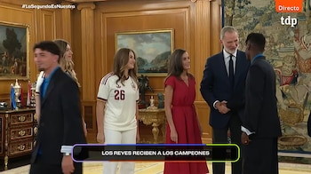 La familia real recibe a los jugadores de la Selección Española de Fútbol tras su victoria en el Mundial. (RTVE)