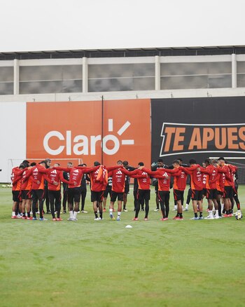 La selección peruana completó su último entrenamiento previo a su viaje a Barranquilla el pasado jueves 5 de junio.