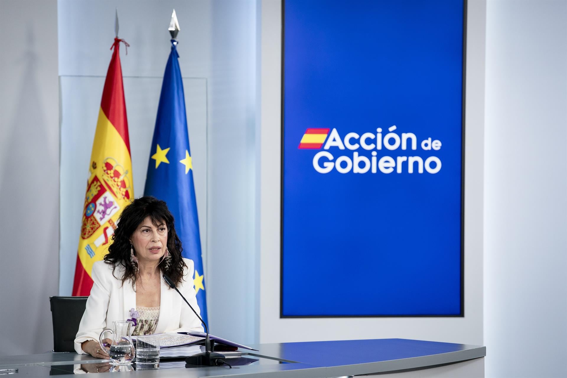 Redondo llama a alzarse contra la "ola de terrorismo machista" y arremete contra el negacionismo que "está matando"