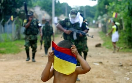 La aparición de un hombre decapitado en Villanueva, zona rural de Yolombó, abrió una investigación por una posible incursión armada en un corredor donde operan el Clan del Golfo, Los Chatas y un reducto vinculado a alias El Enano - crédito APR