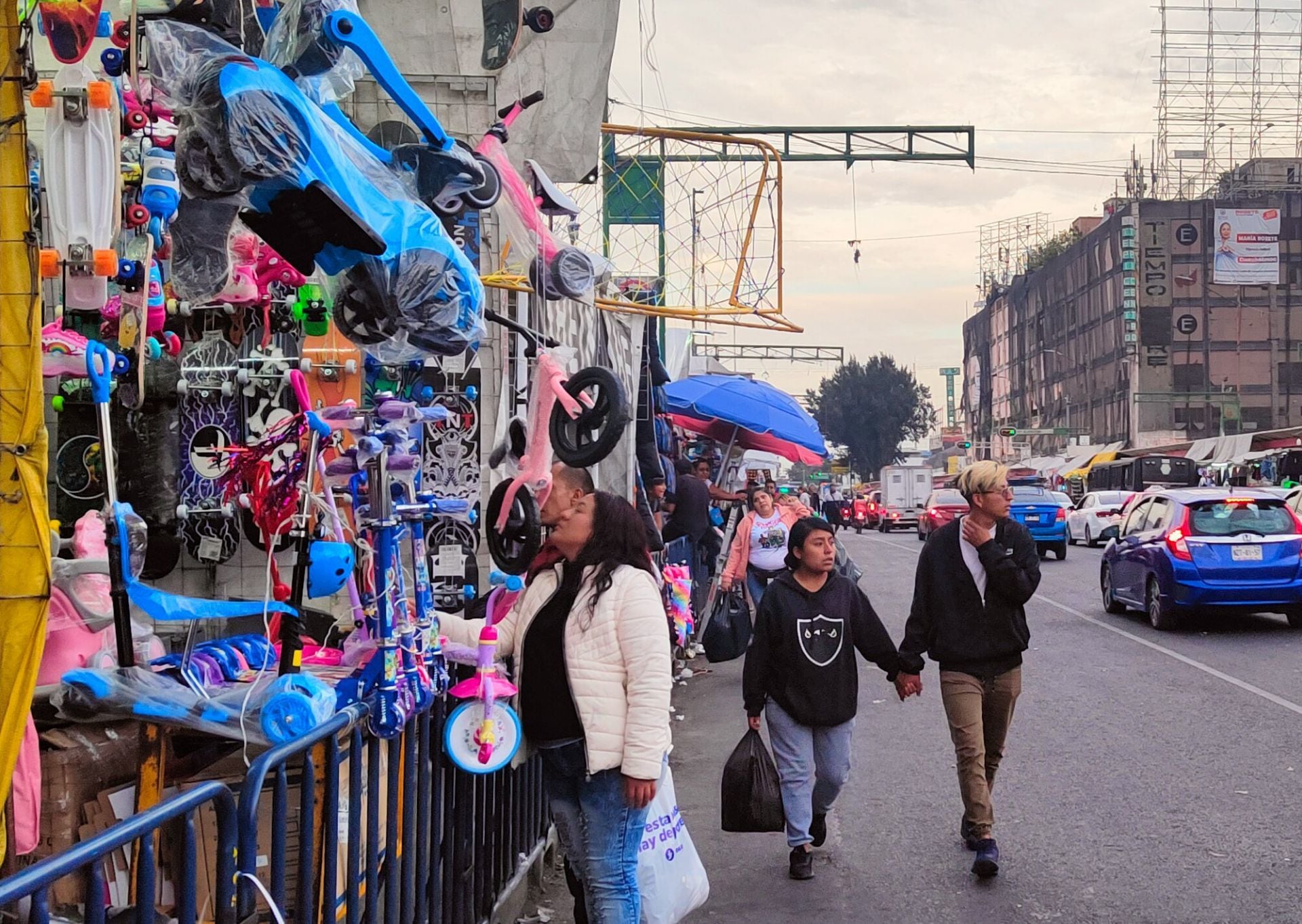 Las autoridades sugieren organizar los trayectos con anticipación y consultar la información actualizada en estaciones y canales oficiales de redes sociales. También recuerdan que habrá refuerzo en la seguridad durante la jornada.(FOTO: DANIEL AUGUSTO/ CUARTOSCURO. COM)