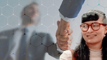 Con un enfoque académico, estudiantes