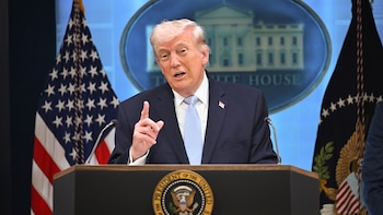 Trump ataca a destacados conservadores que se oponen a la guerra en Irán