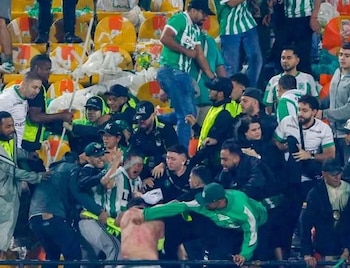 Disturbios en el Atanasio Girardot tras la final entre Junior de Barranquilla y Atlético Nacional dejó una persona muerta - crédito @barrabrava_net/X
