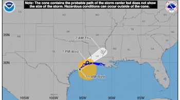 Mapa meteorológico que muestra el Golfo de México y estados del sur de EE. UU. (Texas, Luisiana). Un cono amarillo indica la trayectoria probable de una depresión tropical con fechas y horas.