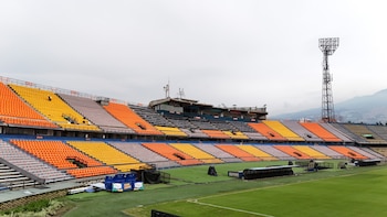 Así avanzan las obras de renovación del Atanasio Girardot de Medellín: desmontaron la cubierta de la tribuna occidental