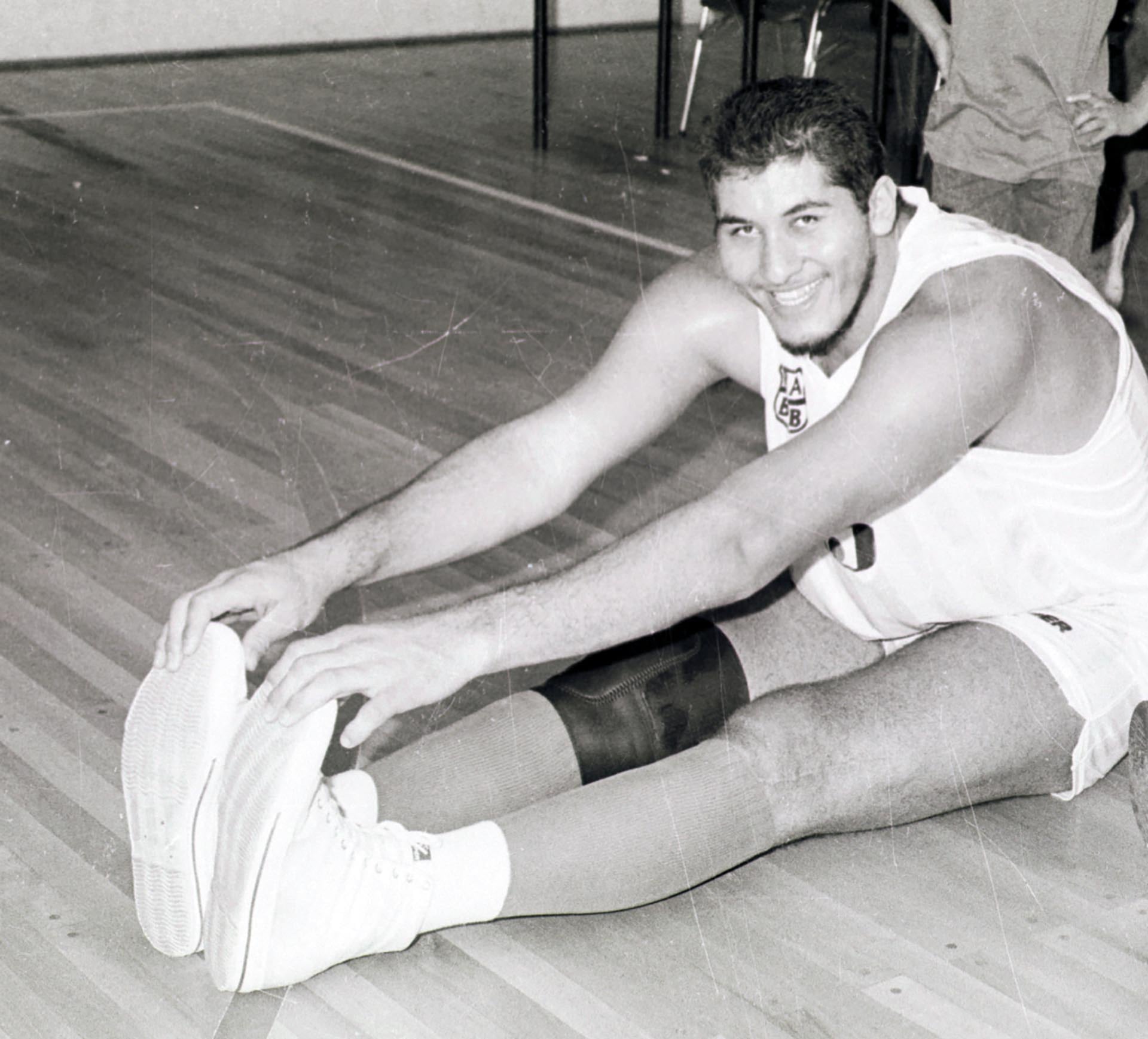 Jorge González tuvo inconvenientes para conseguir zapatillas de su tamaño cuando comenzó a jugar al básquet