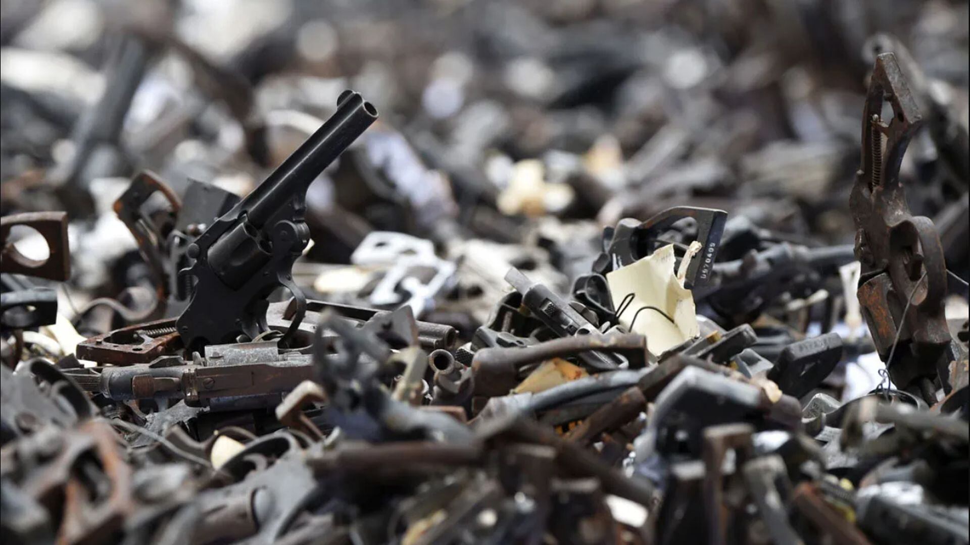 En esta jornada se busca educar para la paz. El diálogo y la conciencia social son tan importantes como la eliminación física de las armas.  (Andina)