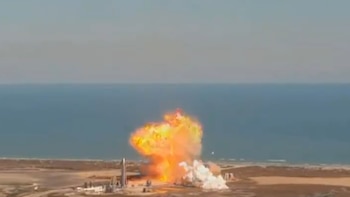 El nuevo prototipo de cohete de SpaceX explotó durante el aterrizaje