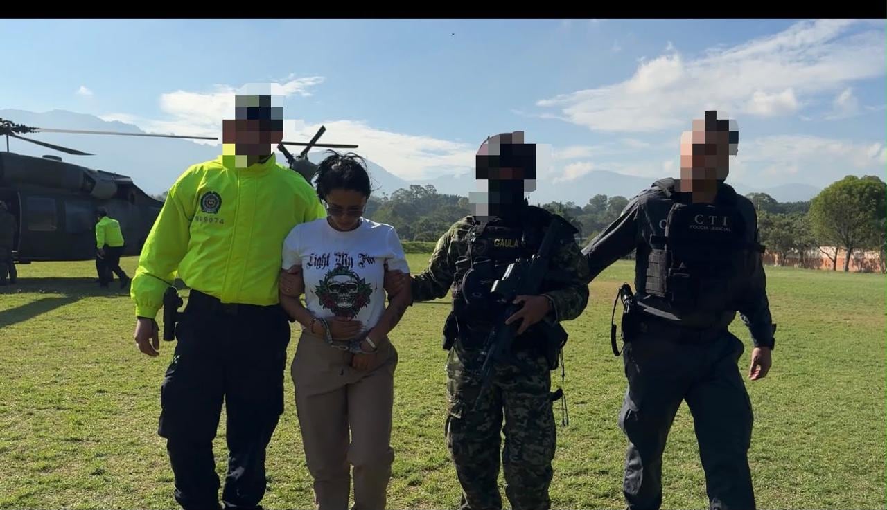 Tropas de la Cuarta Brigada del Ejército Nacional capturaron a alias Lobo y alias Samanta en el municipio de Valdivia - crédito Ejército