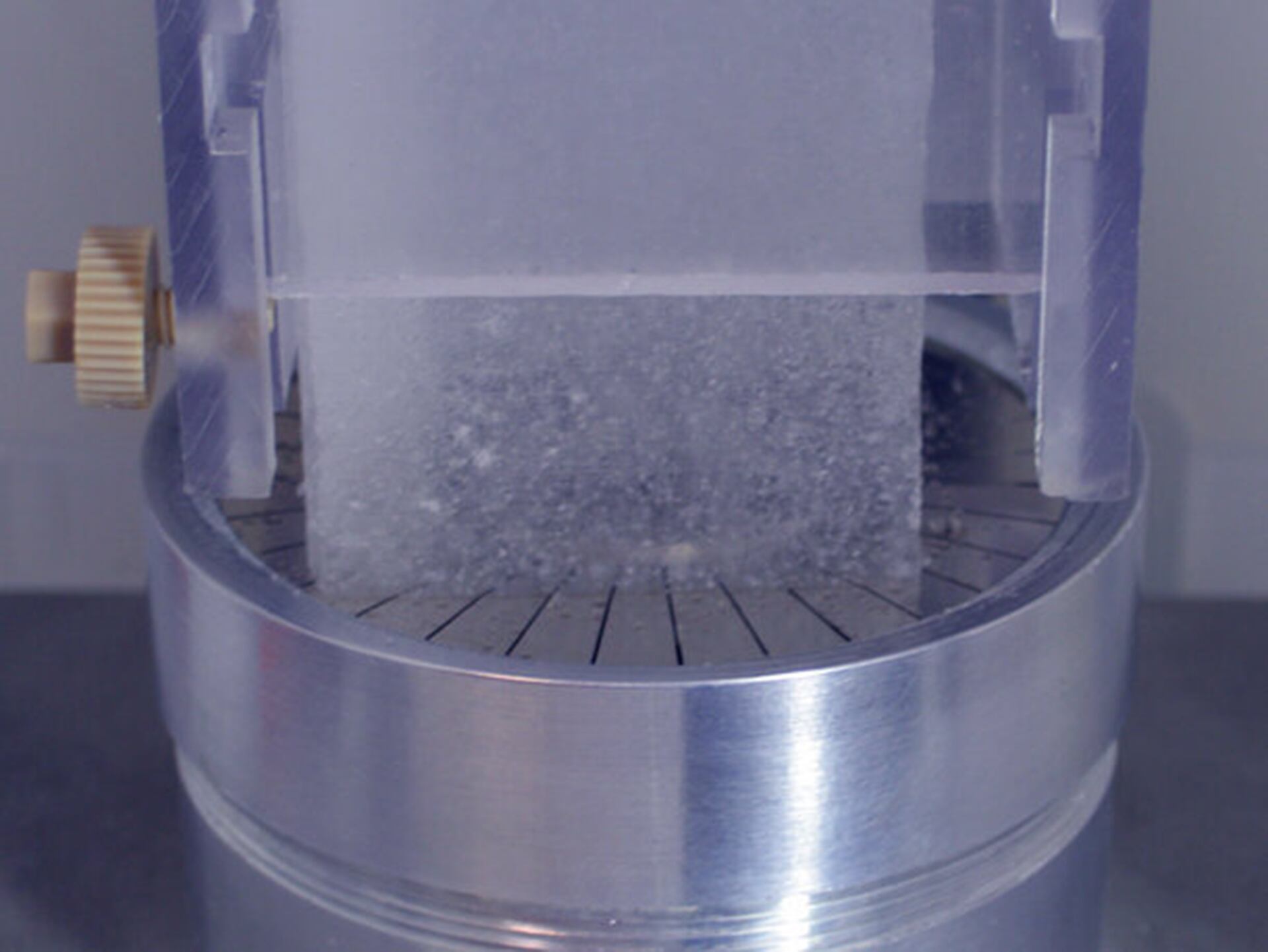 Esta cápsula de tiempo, rescatada de un glaciar, contiene vestigios atmosféricos que ofrecen un vistazo singular a épocas olvidadas (Department of Earth Science at Dartmouth College)