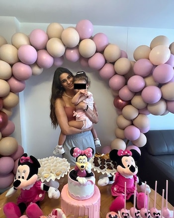 Flavia Ramos Loza y su pequeña hermana. Instagram