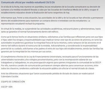 Estudiantes del Carlos Pellegrini rechazaron la propuesta de las autoridades de la UBA de permanecer en el edificio durante la toma para mantener un contacto directo con los alumnos