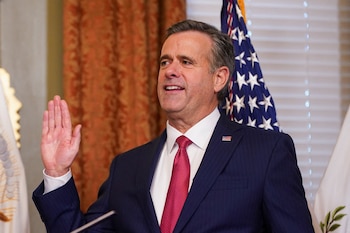 John Ratcliffe jura su cargo