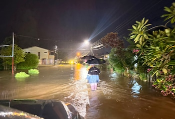 Autoridades mantienen la alerta verde ante la inminente llegada de la onda tropical número 20, reforzando el llamado a la prevención y vigilancia en las comunidades afectadas. Crédito: CNE