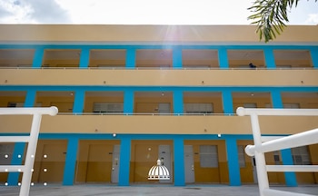Luis Abinader encabezó la inauguración de la Escuela Básica Minerva Mirabal como parte de las iniciativas del Gobierno de República Dominicana para fortalecer la educación pública. (Foto cortesía Presidencia de la República Dominicana)