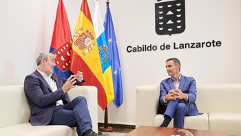 El Gobierno asegura que está en contacto con Clavijo y este dice que Sánchez prometió llamarle "cuando tenga un momento"