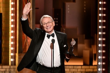 A lo largo de su trayectoria, Bob Mackie recibió nueve premios Emmy (Photo by Charles Sykes/Invision/AP, File)
